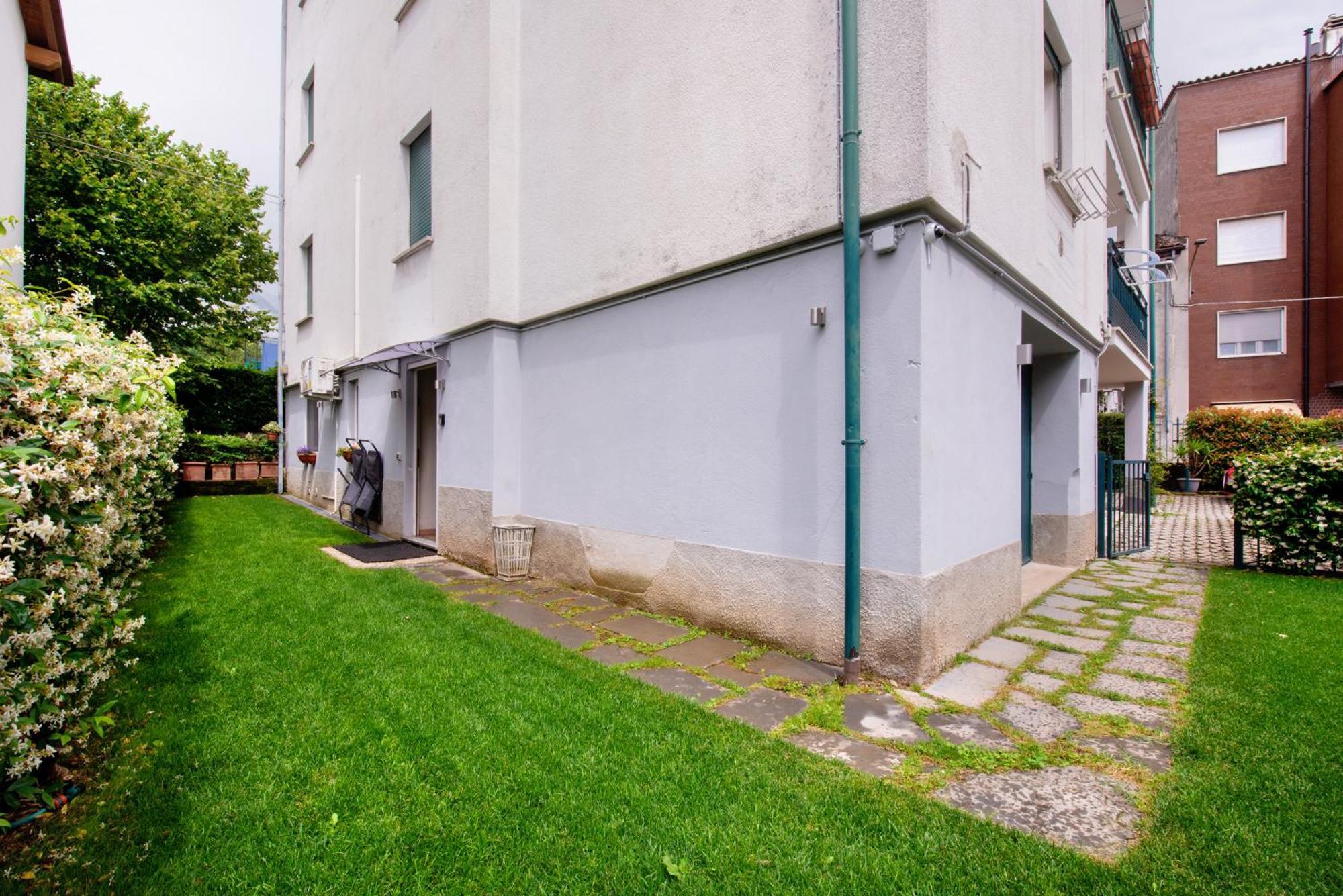 Aloha Lake Apartments Mandello del Lario Exterior foto